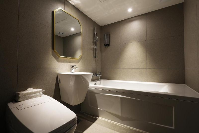 The Gray Hotel image