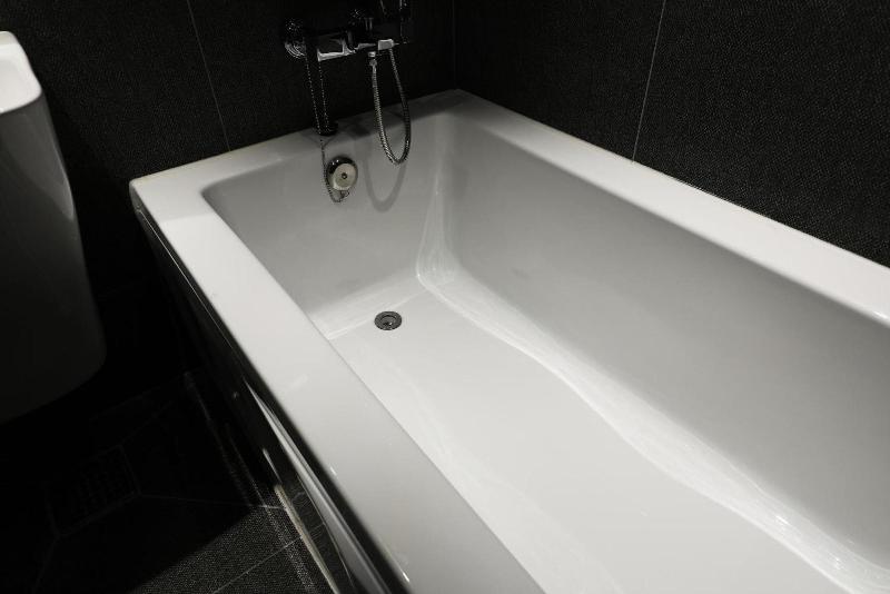 The Gray Hotel image