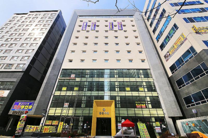 Balsan Golden Hotel image