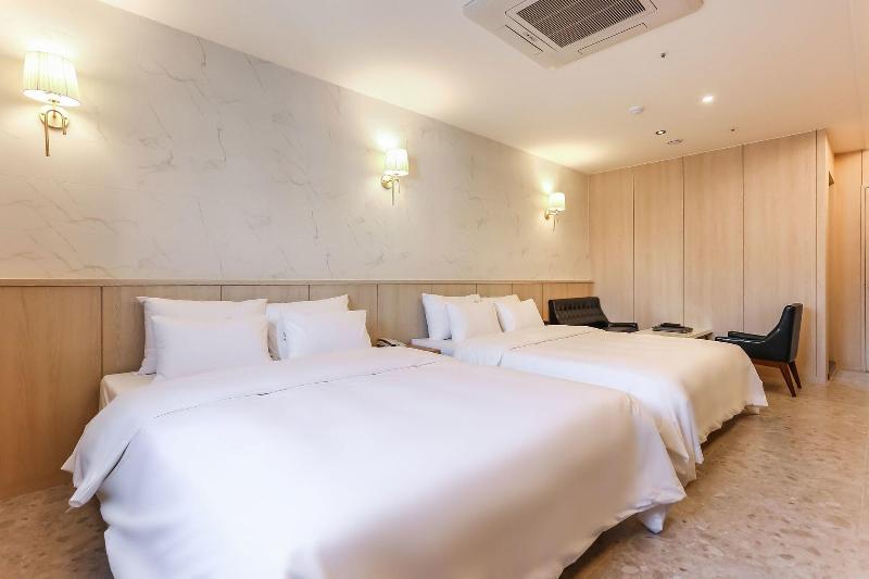 Balsan Golden Hotel image