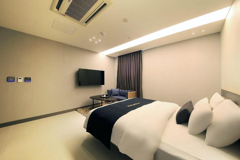 Balsan Golden Hotel image