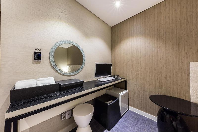 Hotel The Blue Cheonho image