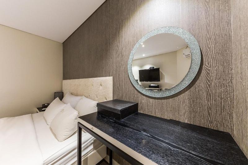 Hotel The Blue Cheonho image