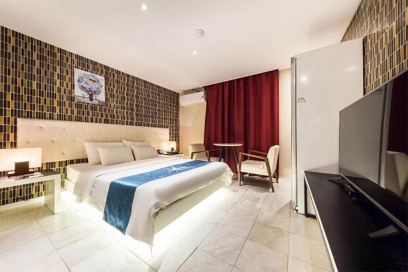 Hotel The Blue Cheonho image