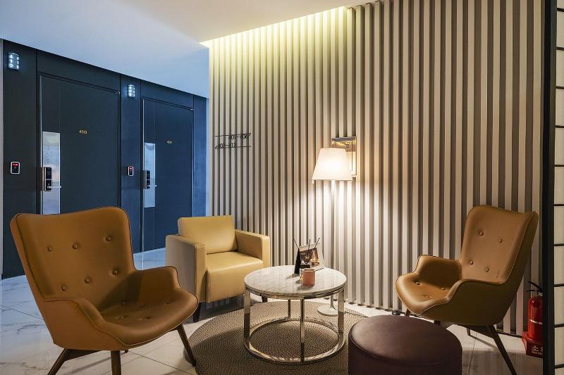 Golden River Hotel image