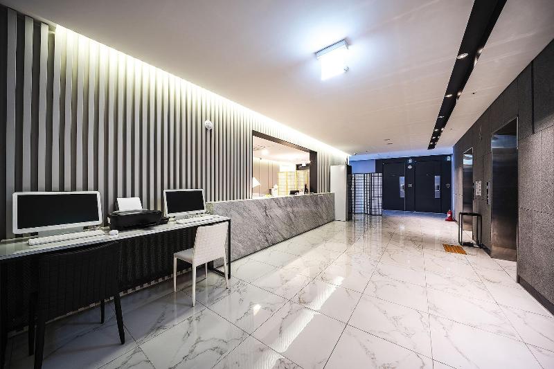 Golden River Hotel image
