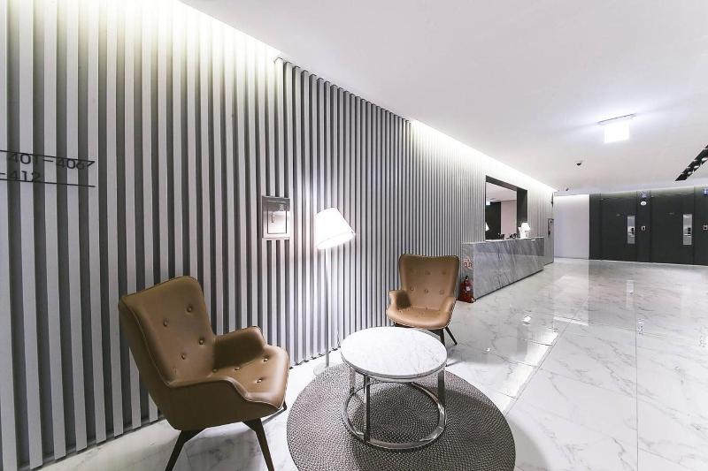 Golden River Hotel image