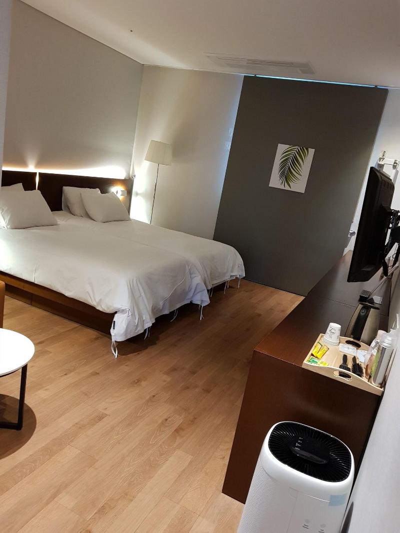Golden River Hotel image