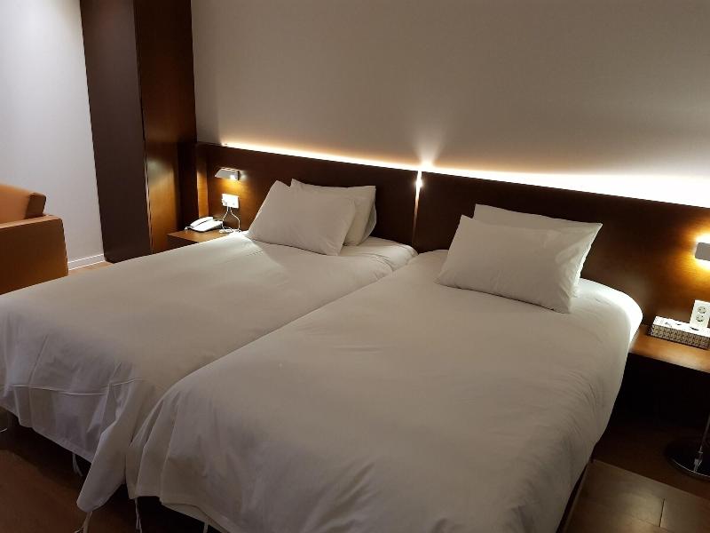 Golden River Hotel image