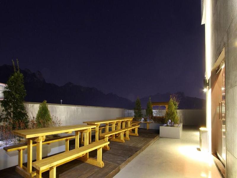 Rich Diamond Hotel image