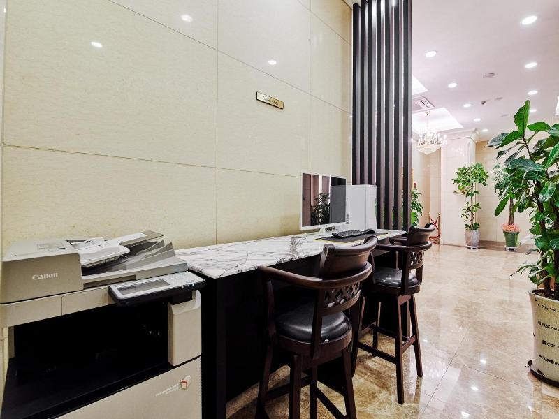 Hotel The Class image