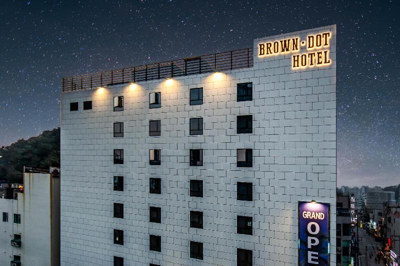 Browndot Hotel Hadan image