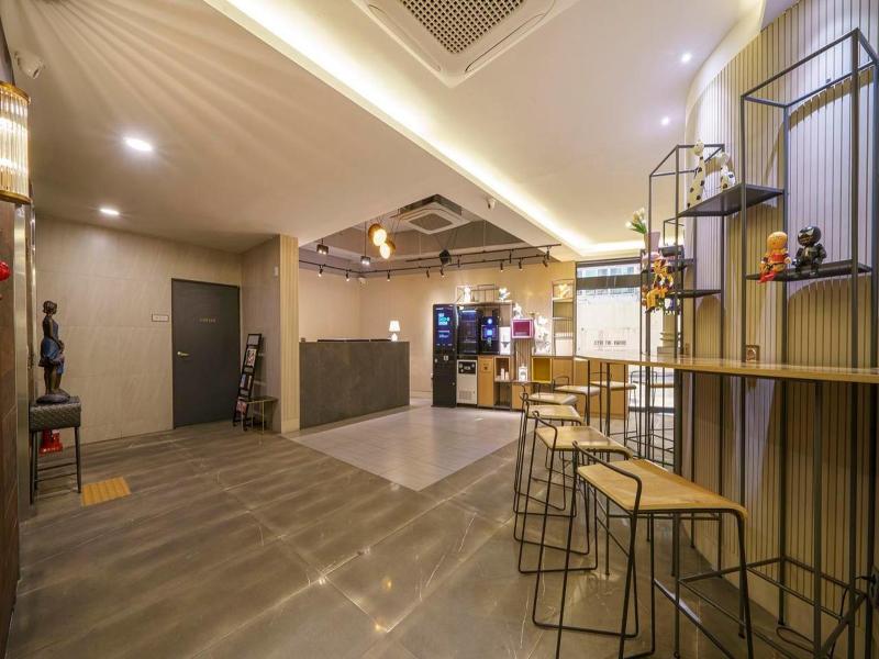 Browndot Hotel Hadan image