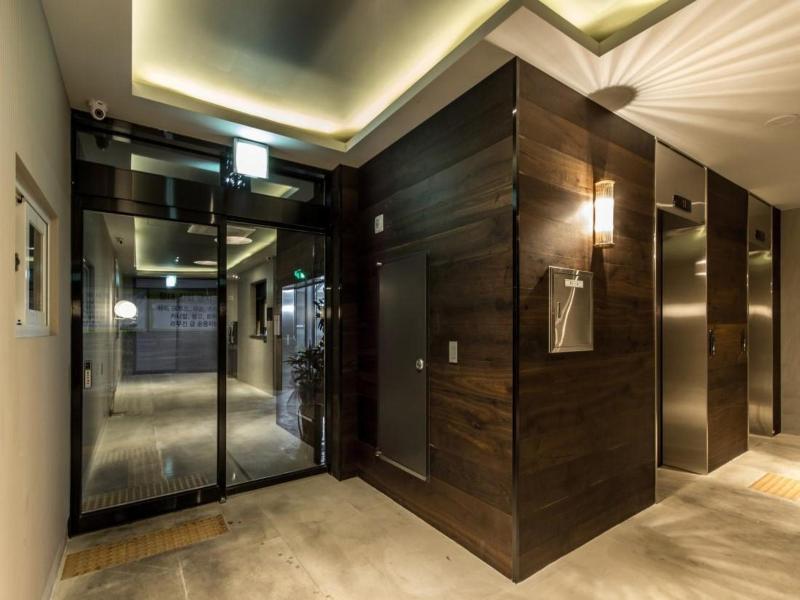 Browndot Hotel Hadan image