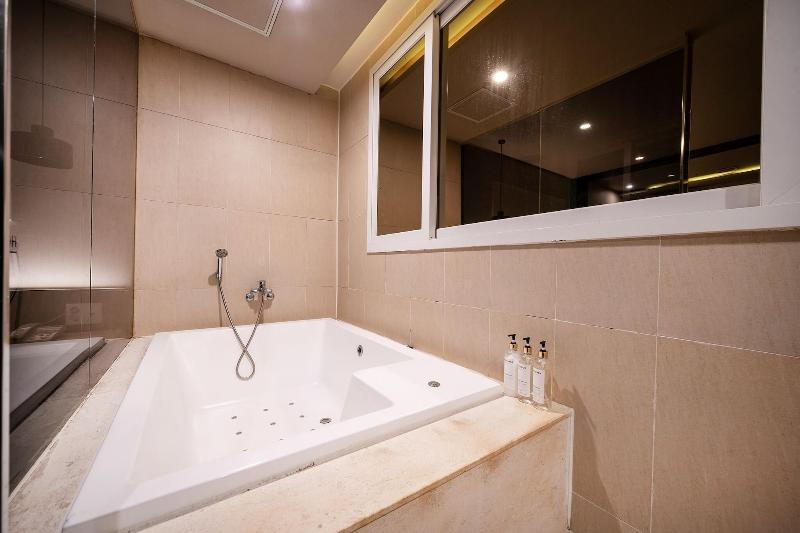 2 Heaven Hotel Seogu image