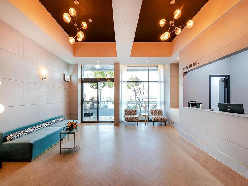 Brown Dot Hotel - Jangsaengpo image