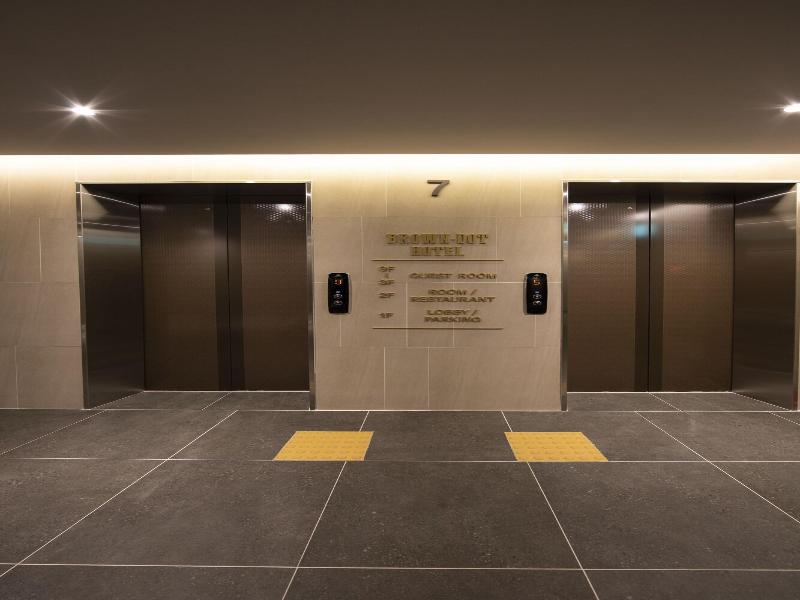 Brown Dot Hotel - Jangsaengpo image