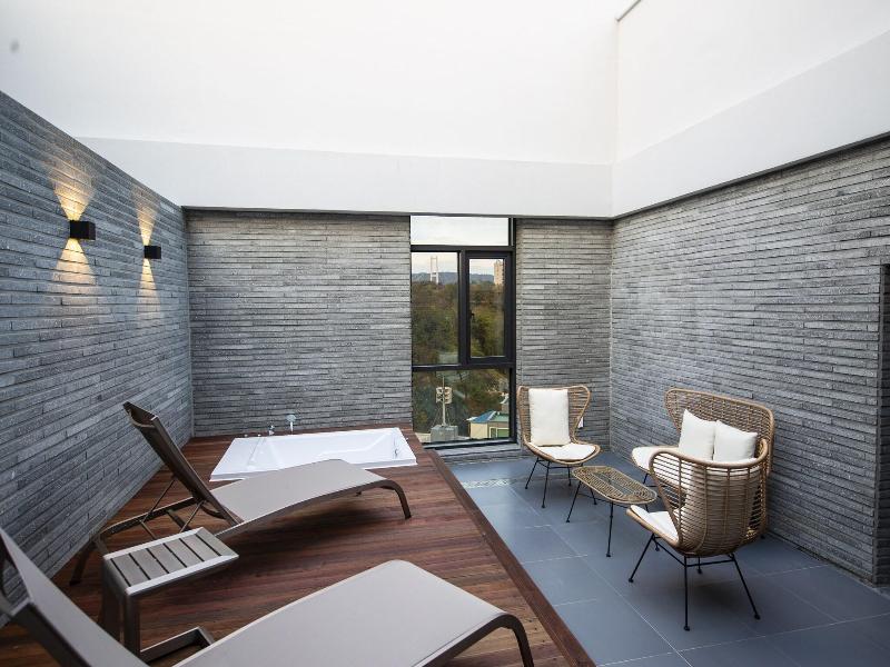 Brown Dot Hotel - Jangsaengpo image