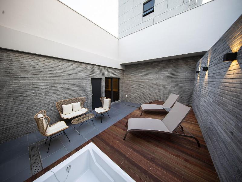 Brown Dot Hotel - Jangsaengpo image
