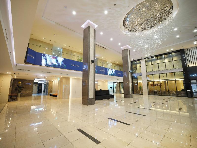 Queen Vell Hotel & Wedding image