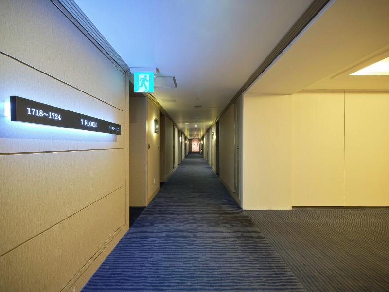 Queen Vell Hotel & Wedding image