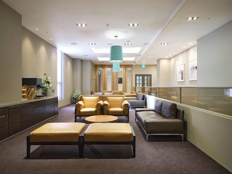 Queen Vell Hotel & Wedding image