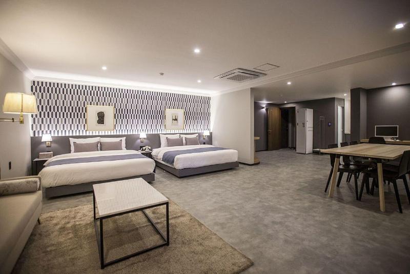 Browndot Hotel Masan Odong image