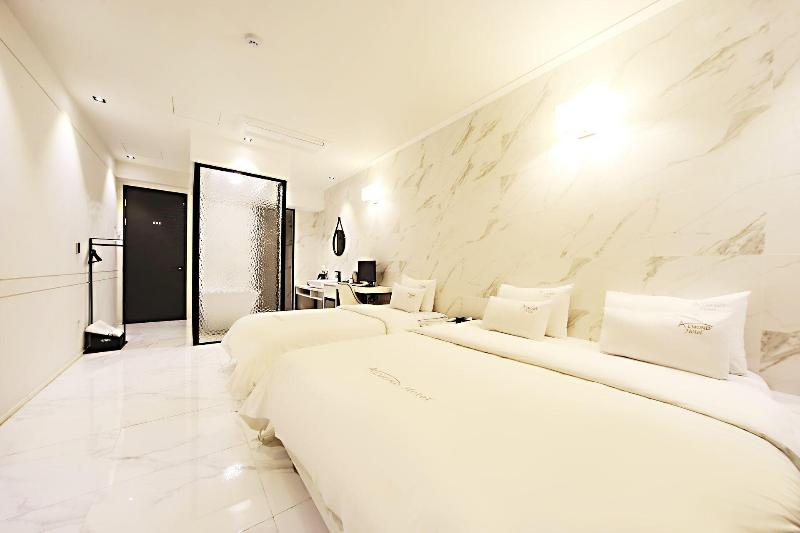 Masan Almond Hotel image