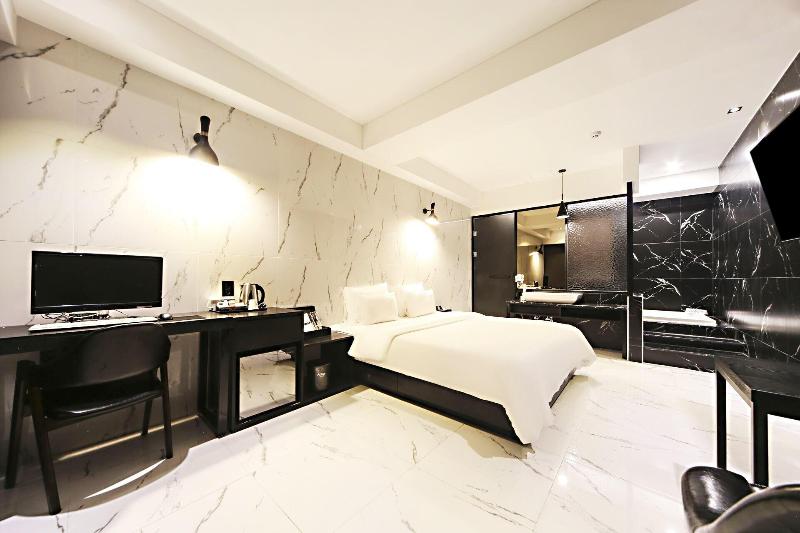 Masan Almond Hotel image