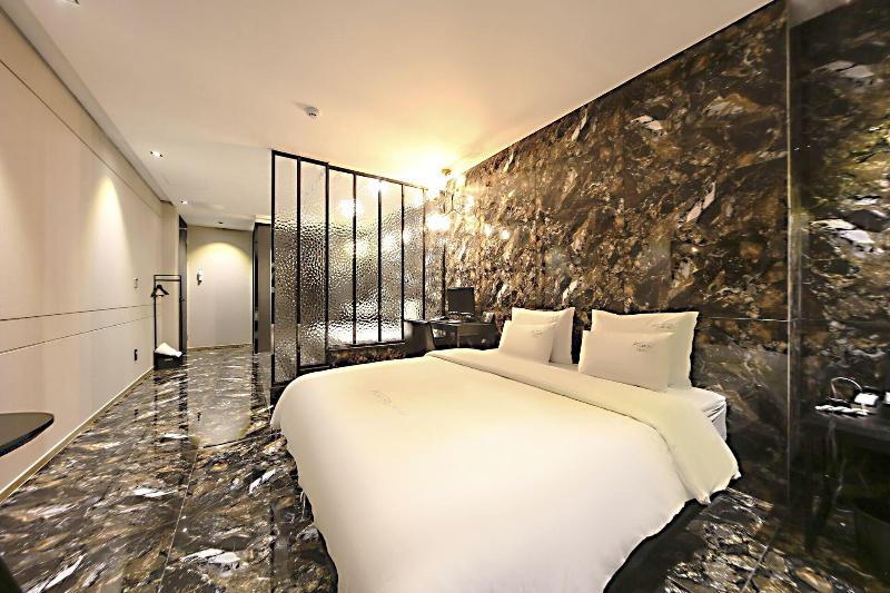 Masan Almond Hotel image