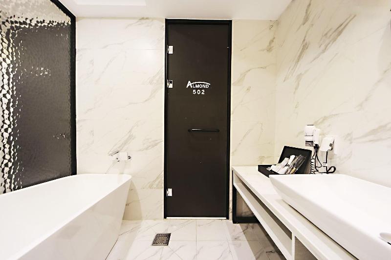 Masan Almond Hotel image