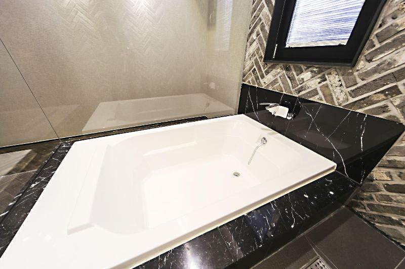 Masan Almond Hotel image