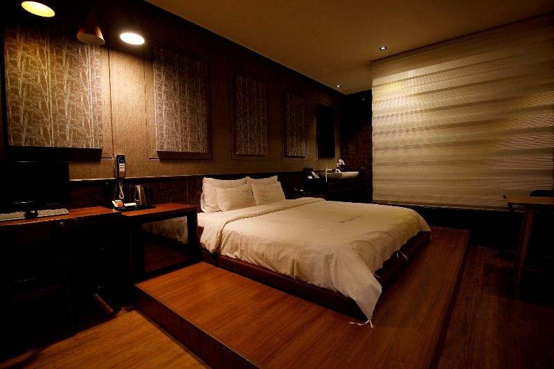 Masan Almond Hotel image