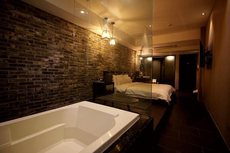 Masan Almond Hotel image