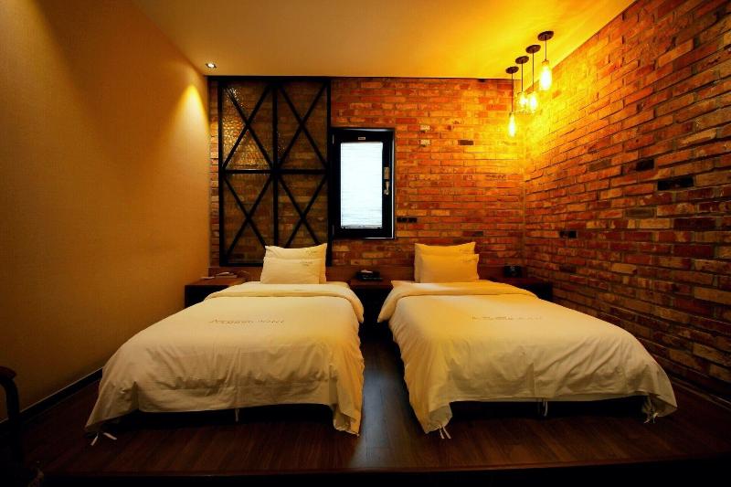 Masan Almond Hotel image