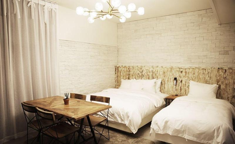 February Hotel Kimhae image