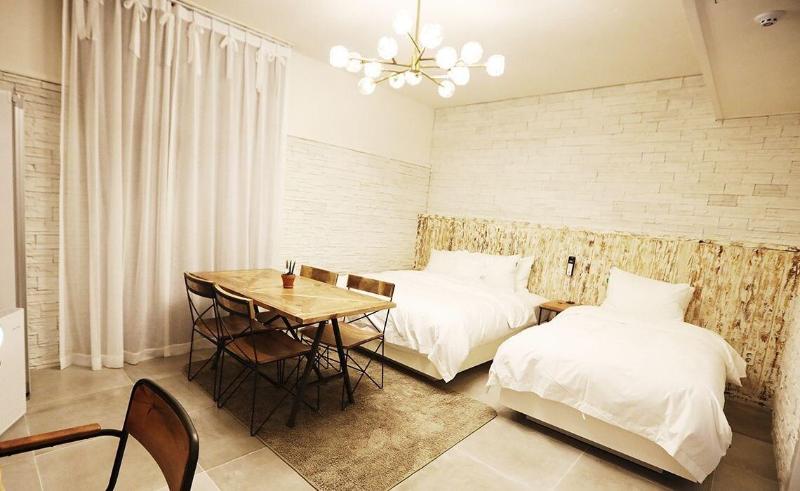February Hotel Kimhae image