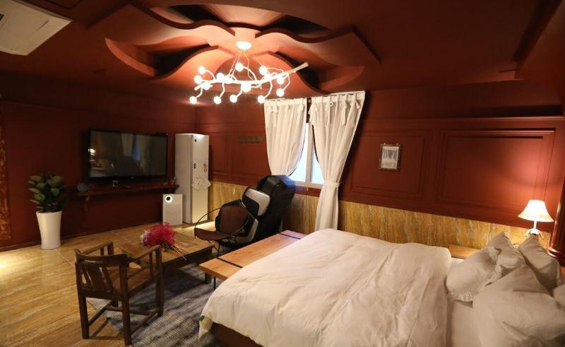 February Hotel Kimhae image