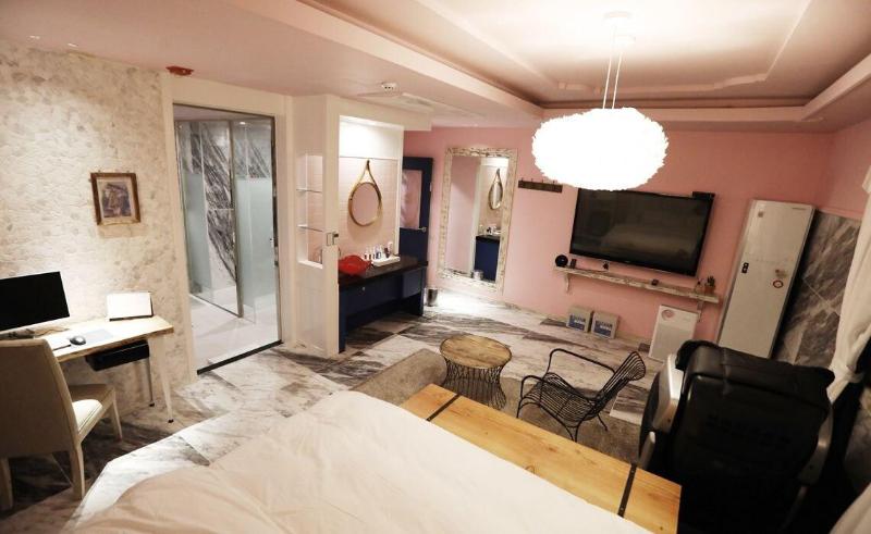 February Hotel Kimhae image