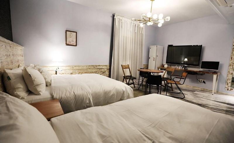 February Hotel Kimhae image