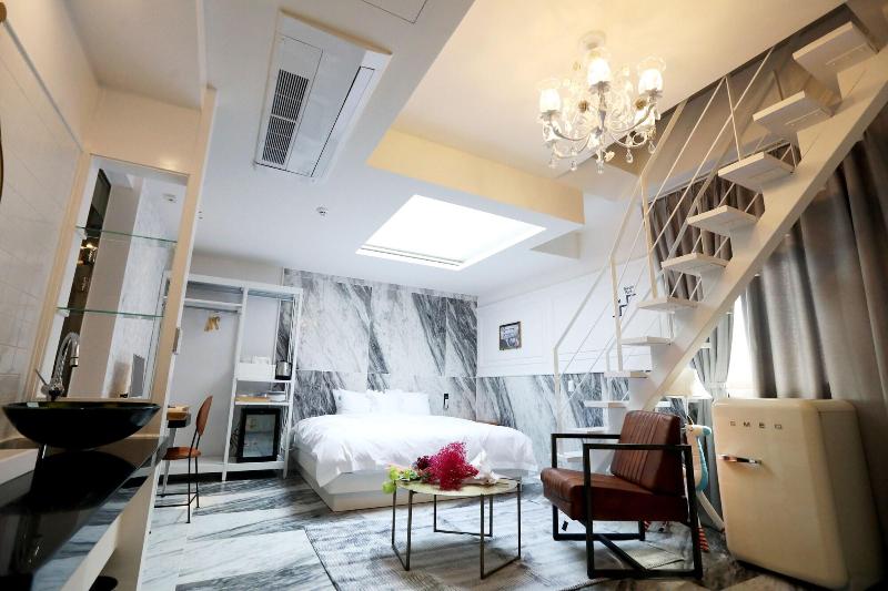 February Hotel Kimhae image