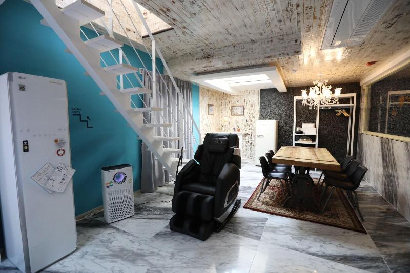 February Hotel Kimhae image