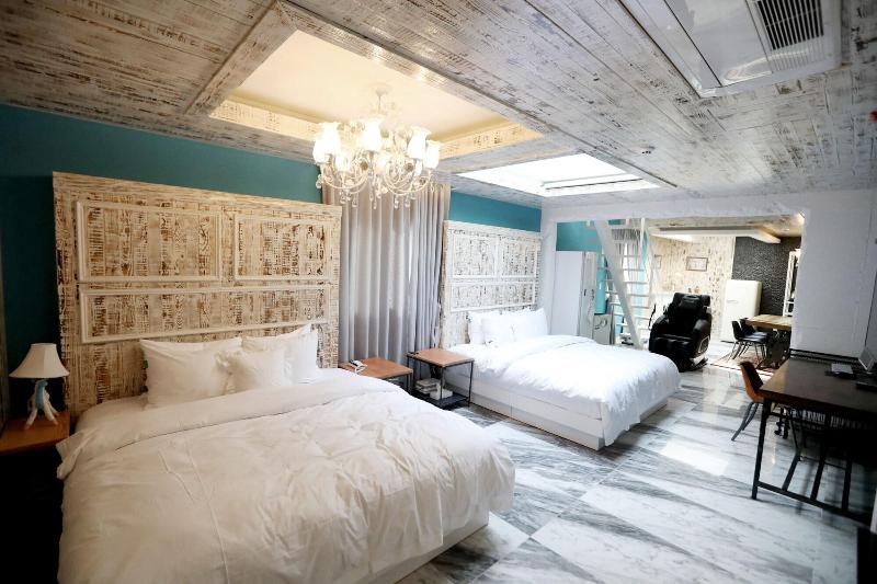 February Hotel Kimhae image