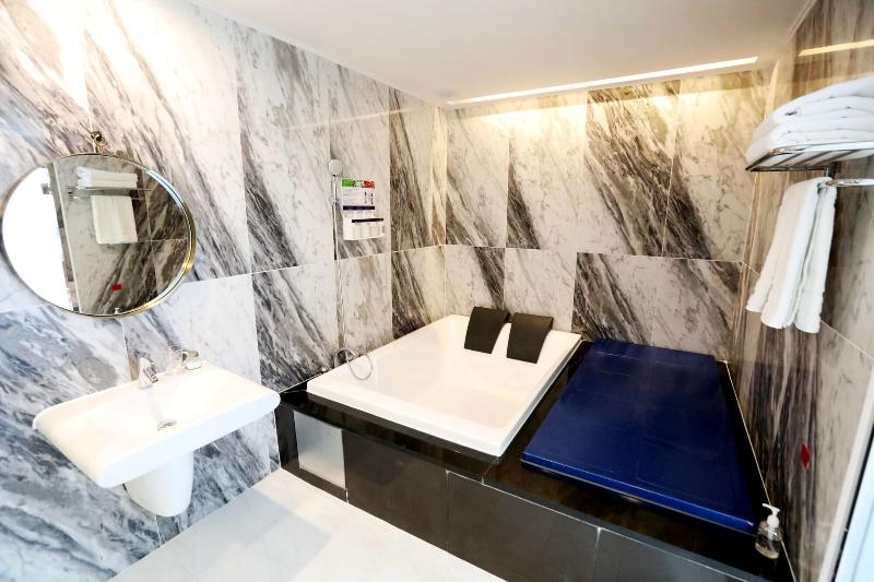 February Hotel Kimhae image
