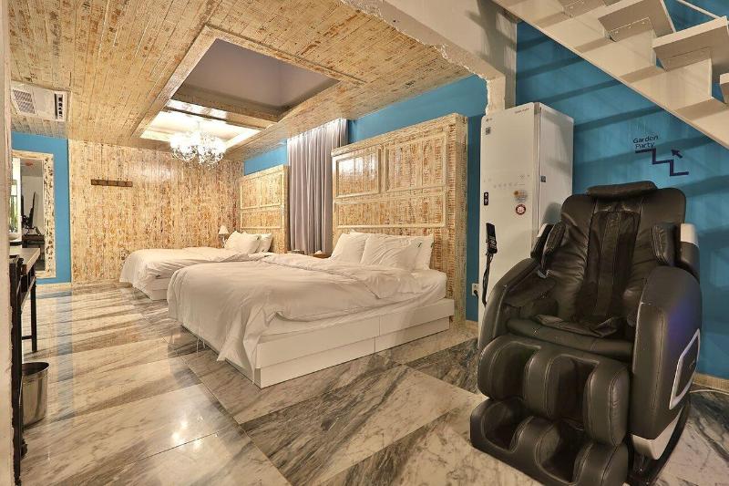 February Hotel Kimhae image