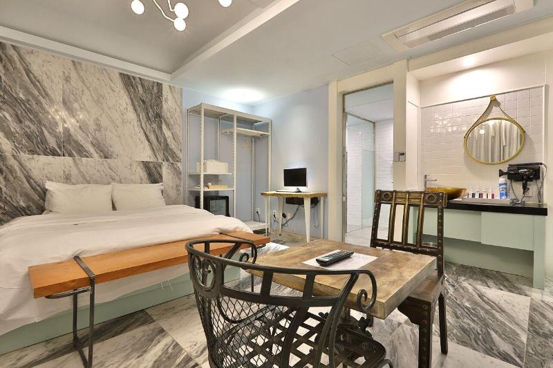 February Hotel Kimhae image