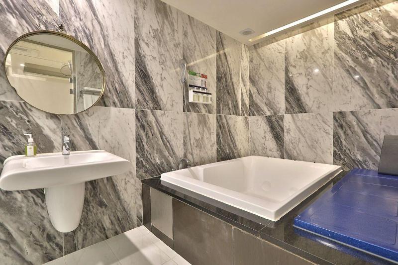 February Hotel Kimhae image