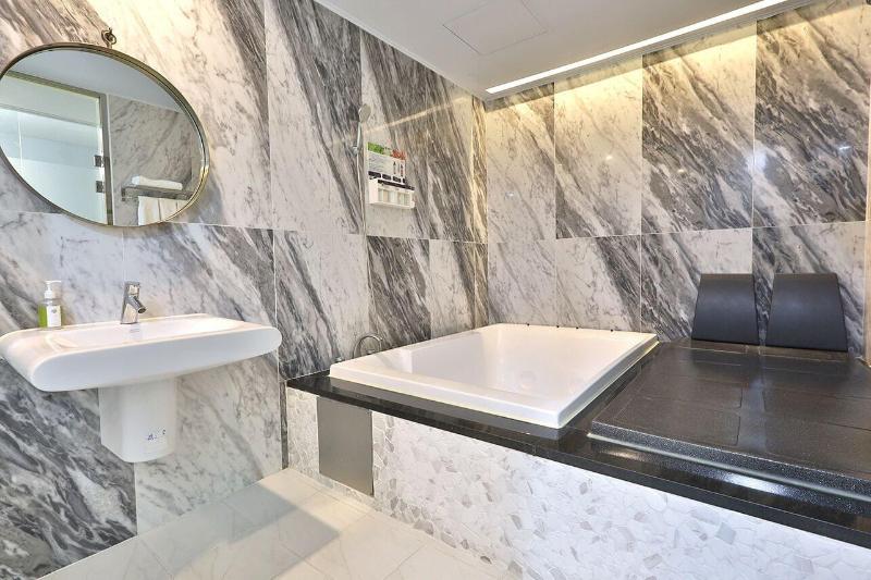 February Hotel Kimhae image