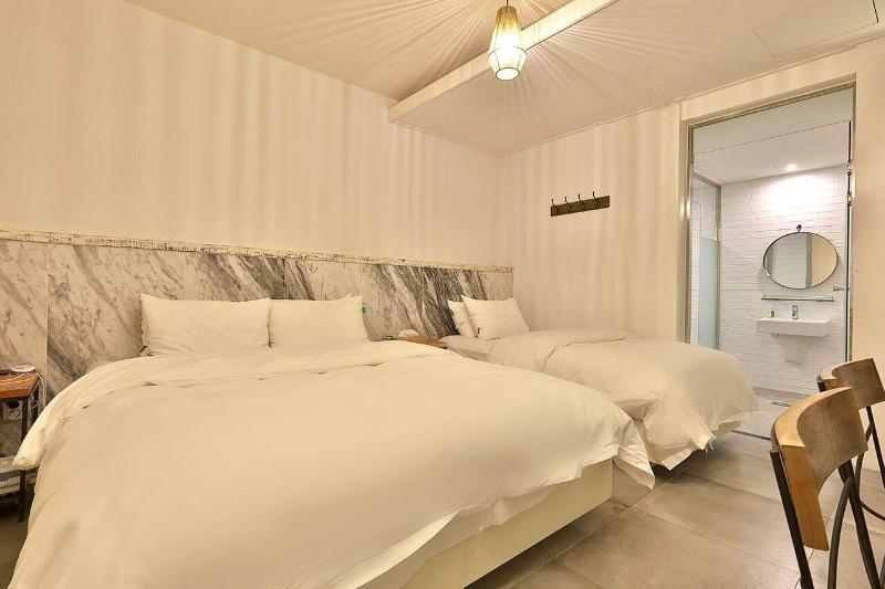 February Hotel Kimhae image