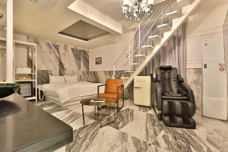 February Hotel Kimhae image